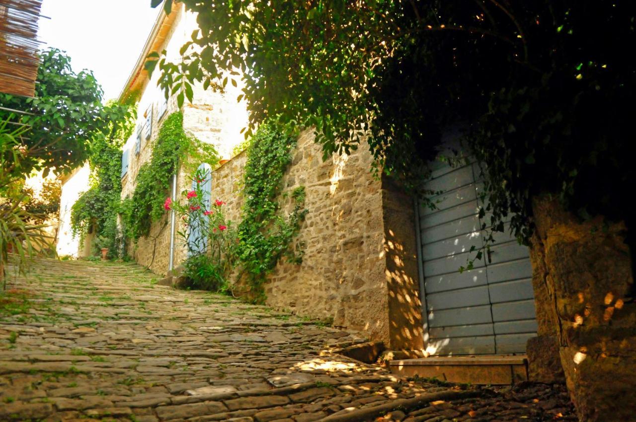 Ruine-Motovun Kh Villa Exterior foto